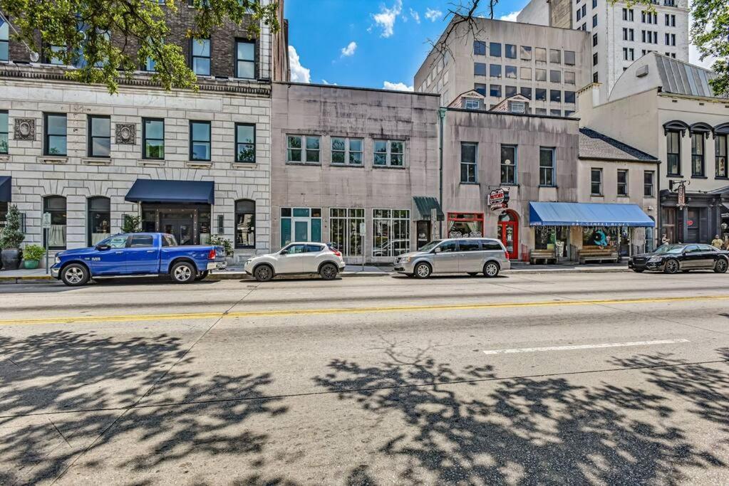 Loft Steps From City Hall And River Streets ซาวานนาห์ ภายนอก รูปภาพ